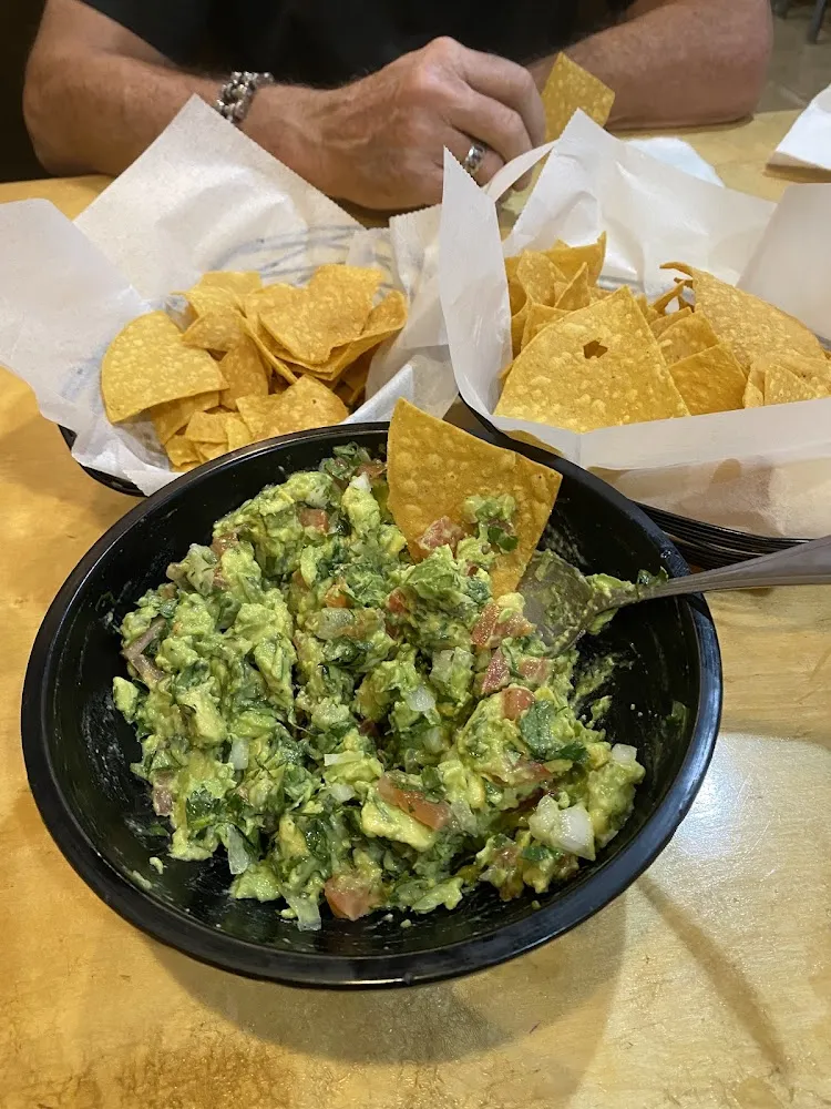 Fresh Table-Side Guacamole